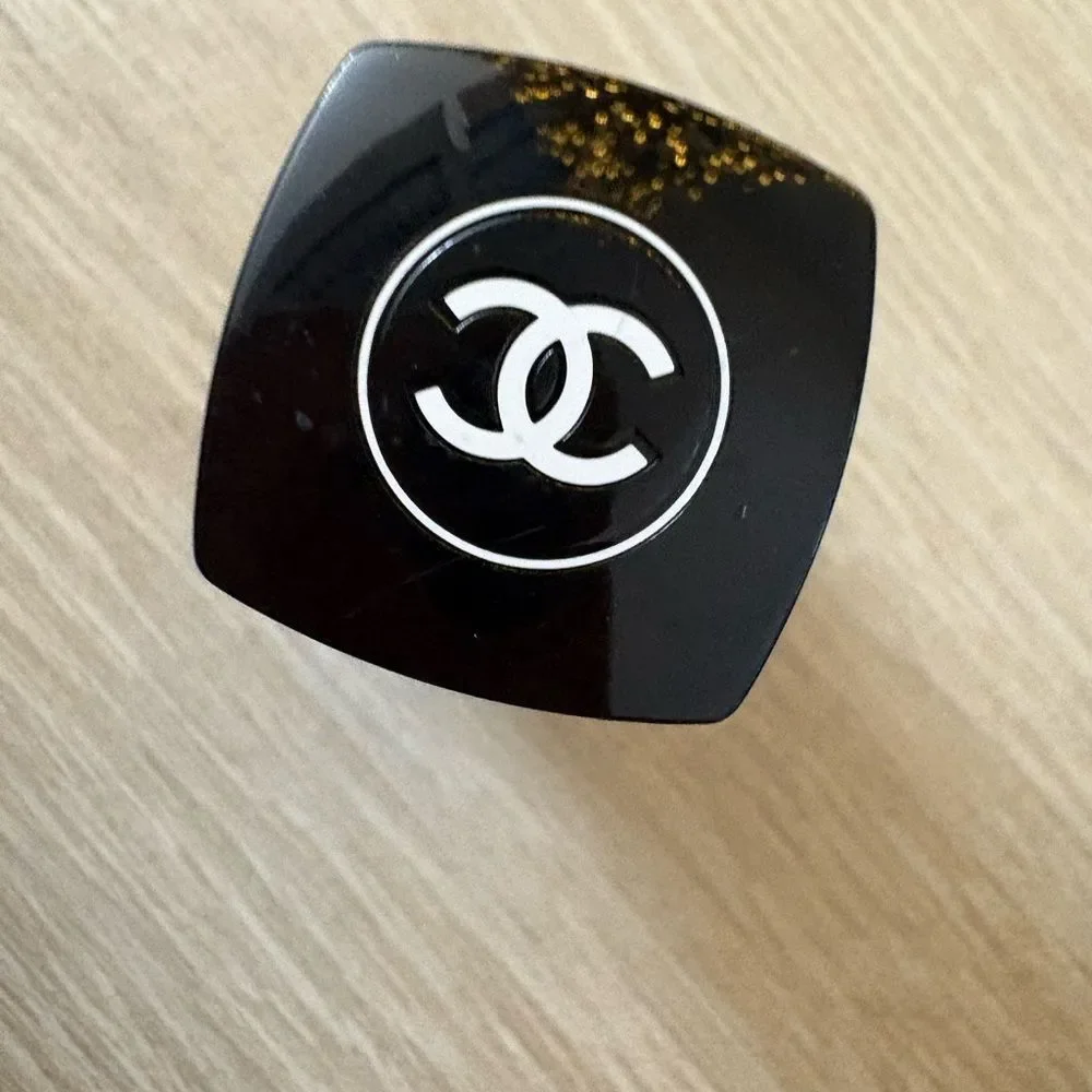 New Chanel Le Vernis Nail Polish - #548 blanc white